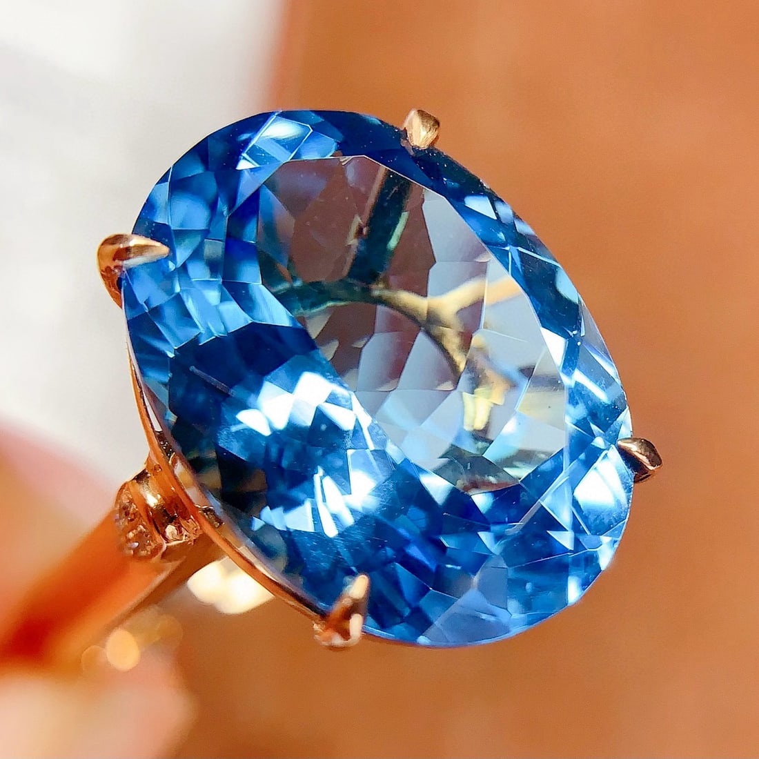 14k Gold 13.00 Ct Natural Topaz & Diamond Ring - 4