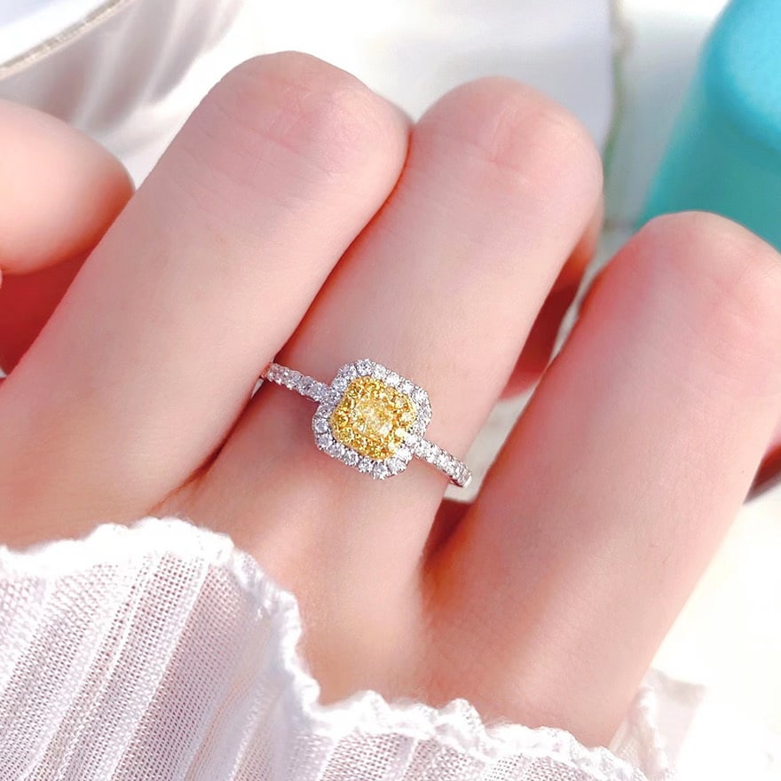 14k Gold 0.45 Ct Natural Color Diamond Ring - 7