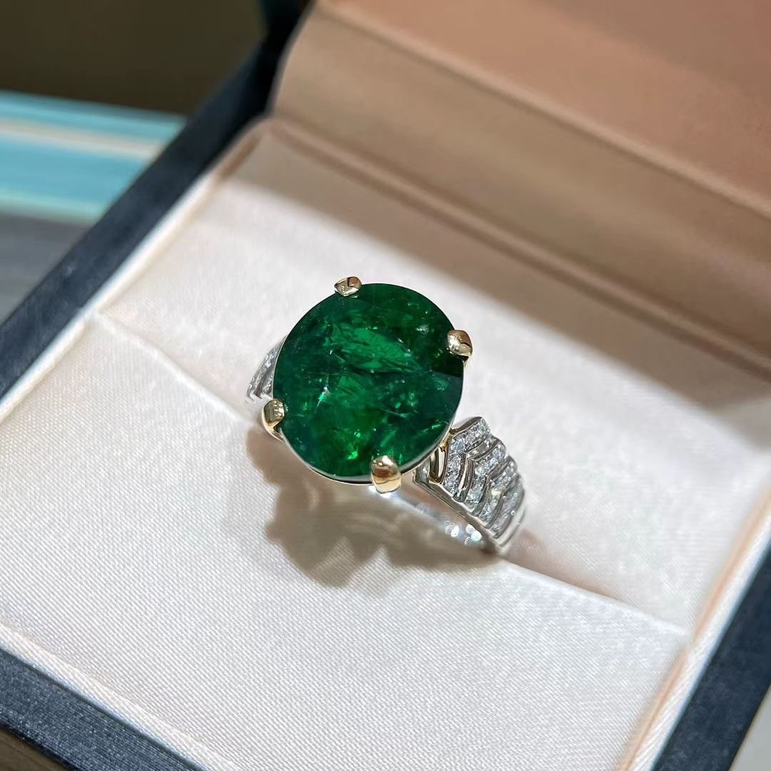 14k Gold 10.53 Ctw Vivid Green Natural Tsavorite & Diamond Ring - 3