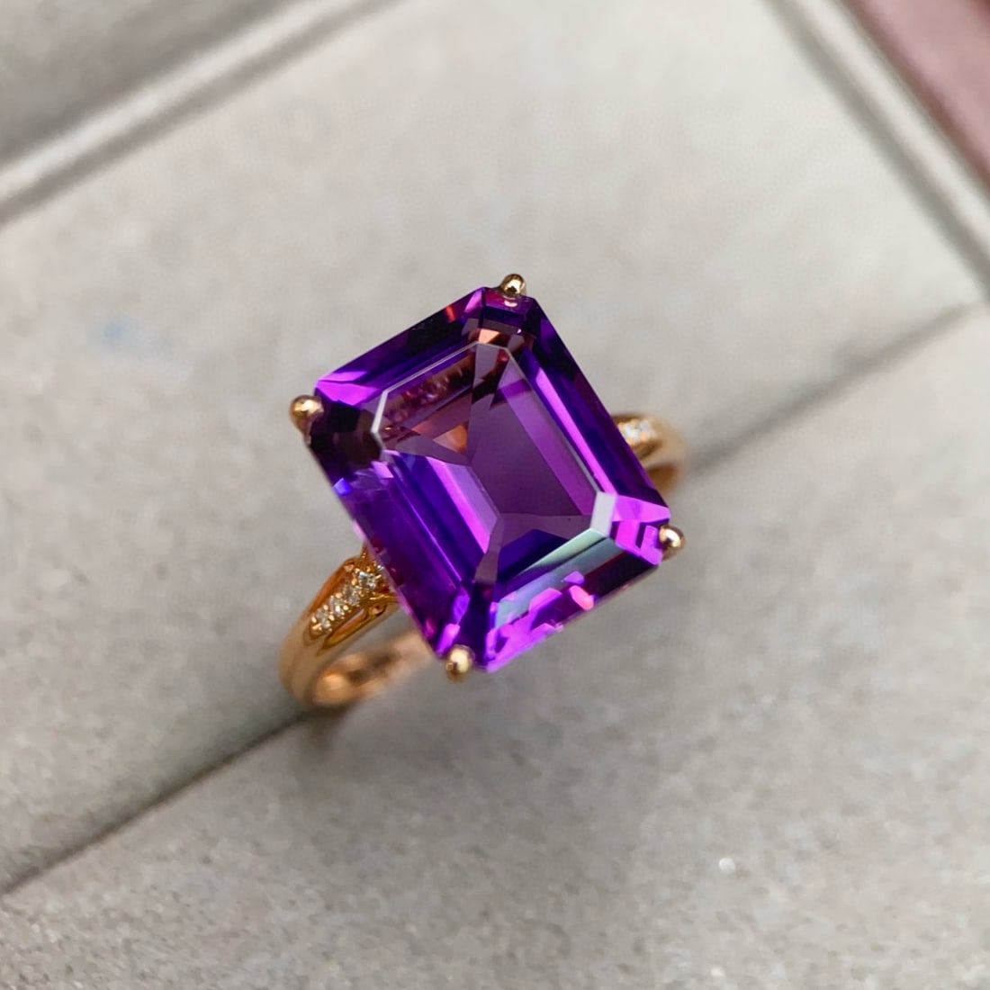 14k Gold 5.53 Ctw Natural Amethyst & Diamond Ring: Ref:231093139 // gold content:14k gold // ring size:7. 25us // // main gemstone:amethyst // shape:octagonal // carat weight:5. 5ct // color:purple // treatment:natural // // adjacent gemstone 2 :