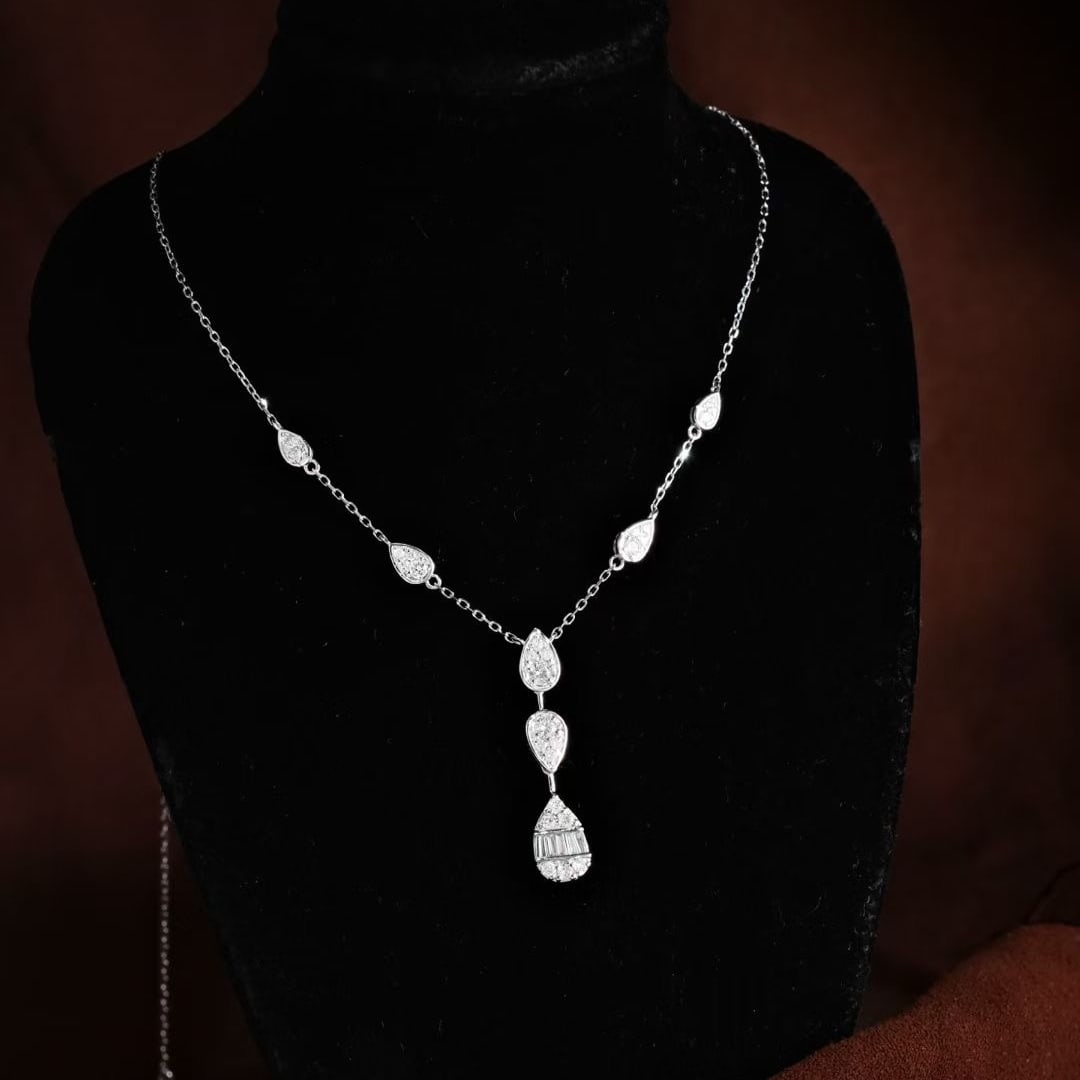 14k Gold 0.72 Ct Natural H Diamond Necklace: Ref:231093160 // gold content:14k gold // main gemstone:diamond // shape:multiple // carat weight:0. 72ct // clarity grade:vs-si // color:h // treatment:natural // Condition: New Low Estimate: