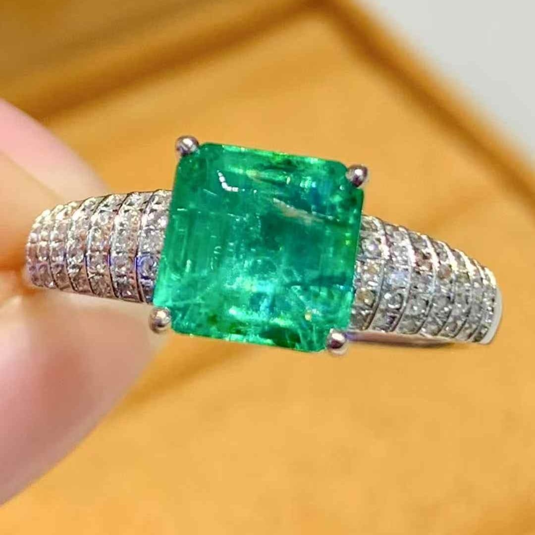 14k Gold 1.9 Ct Natural Emerald & Diamond Ring - 2