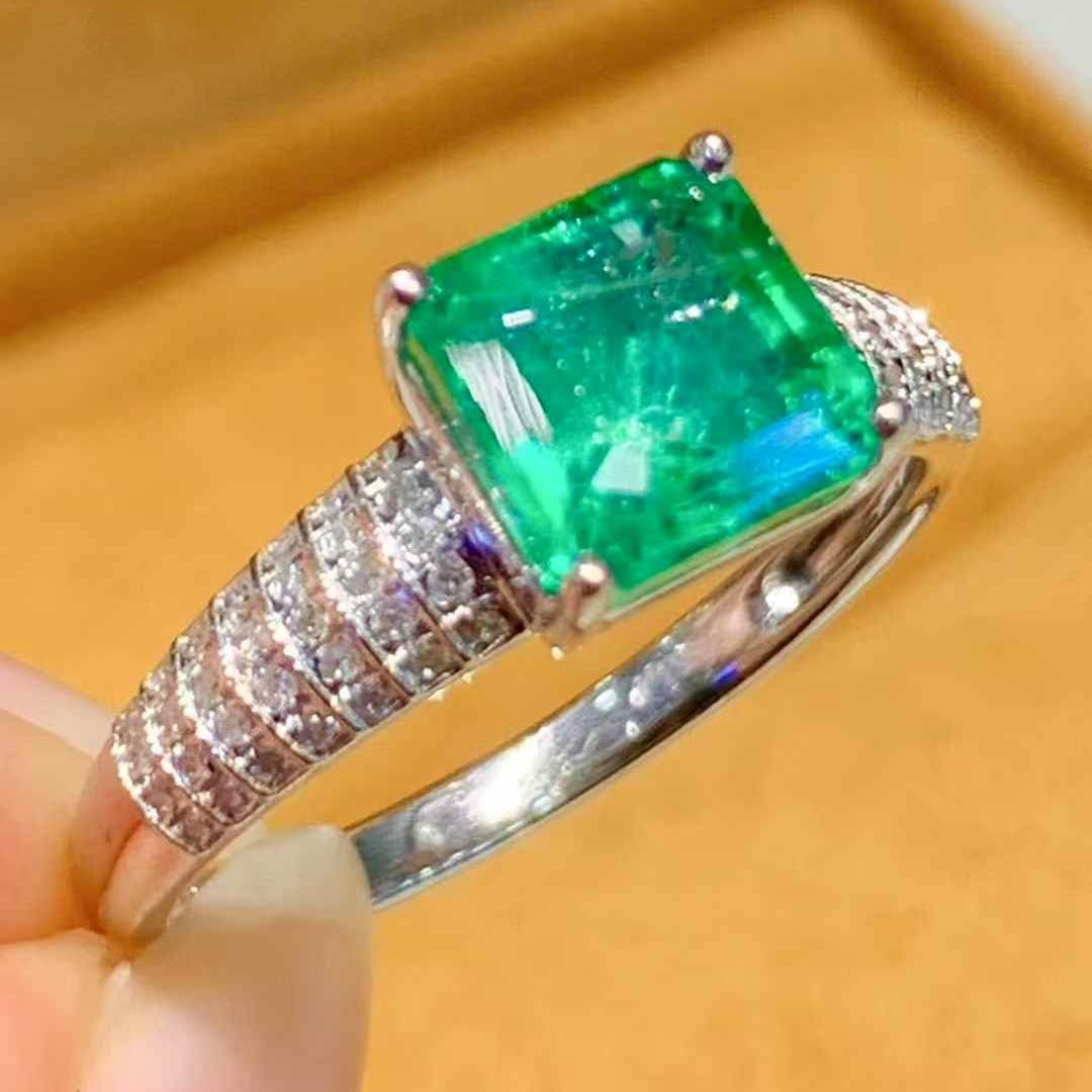 14k Gold 1.9 Ct Natural Emerald & Diamond Ring - 4