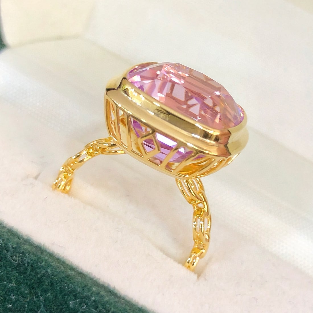 14k Gold 16.0 Ct Natural Kunzite Ring - 4