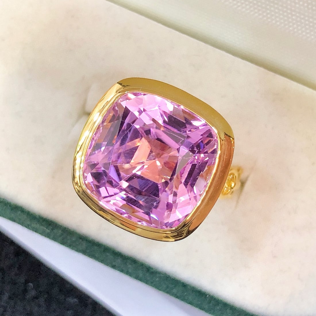 14k Gold 16.0 Ct Natural Kunzite Ring - 5