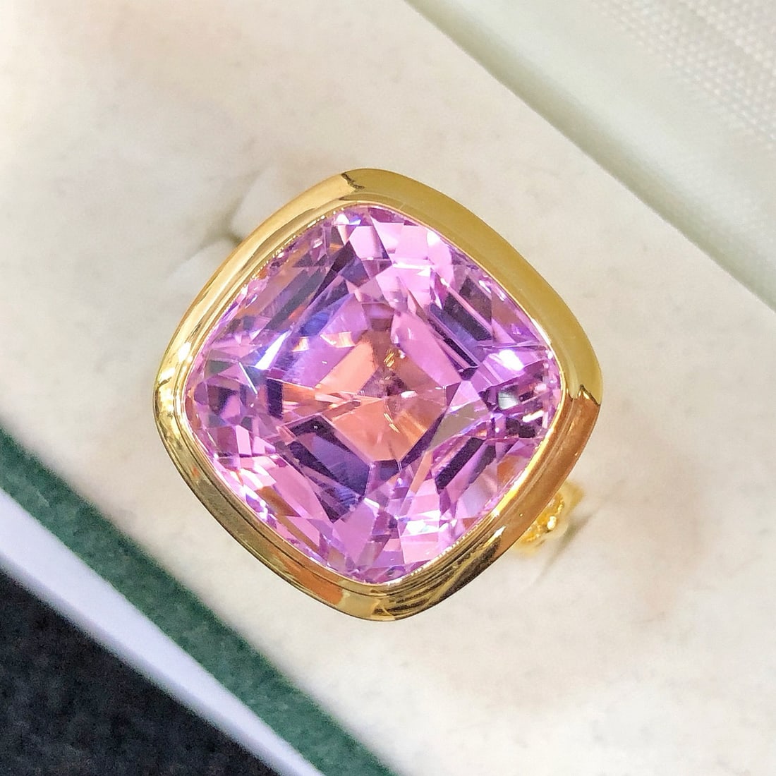 14k Gold 16.0 Ct Natural Kunzite Ring - 6
