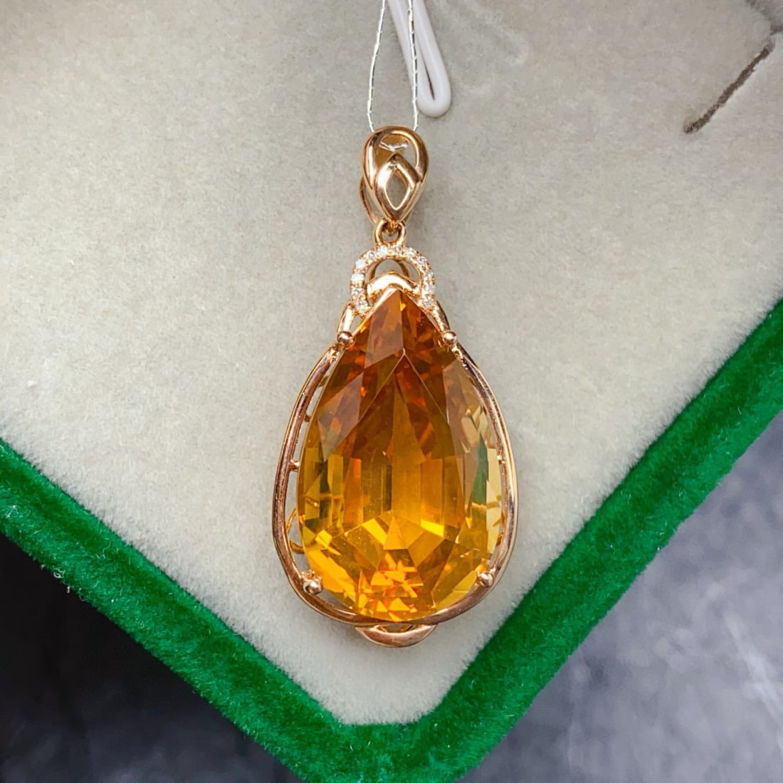 14k Gold 14.43 Ctw Natural Citrine & Diamond Pendant( Without Chain ): Ref:231093220 // gold content:14k gold // main gemstone:citrine // shape:pear // carat weight:14. 4ct // color:yellow // treatment:natural // // adjacent gemstone 2 : diamond // number of stones:12