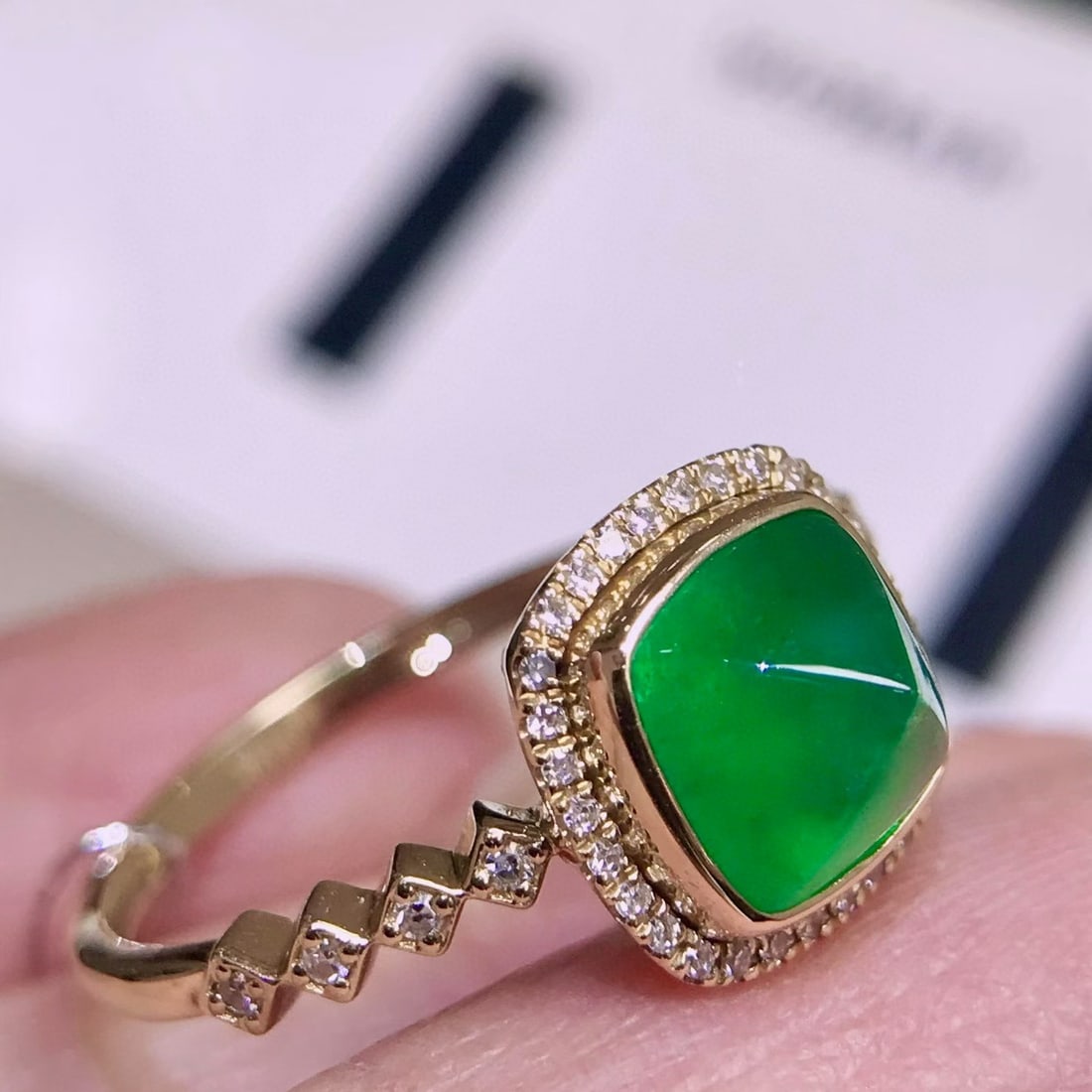 14k Gold 2 Ct Vivid Green Natural Emerald & Diamond Ring - 2