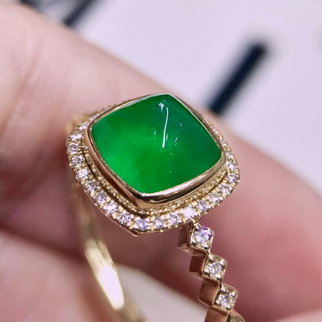 14k Gold 2 Ct Vivid Green Natural Emerald & Diamond Ring - 3