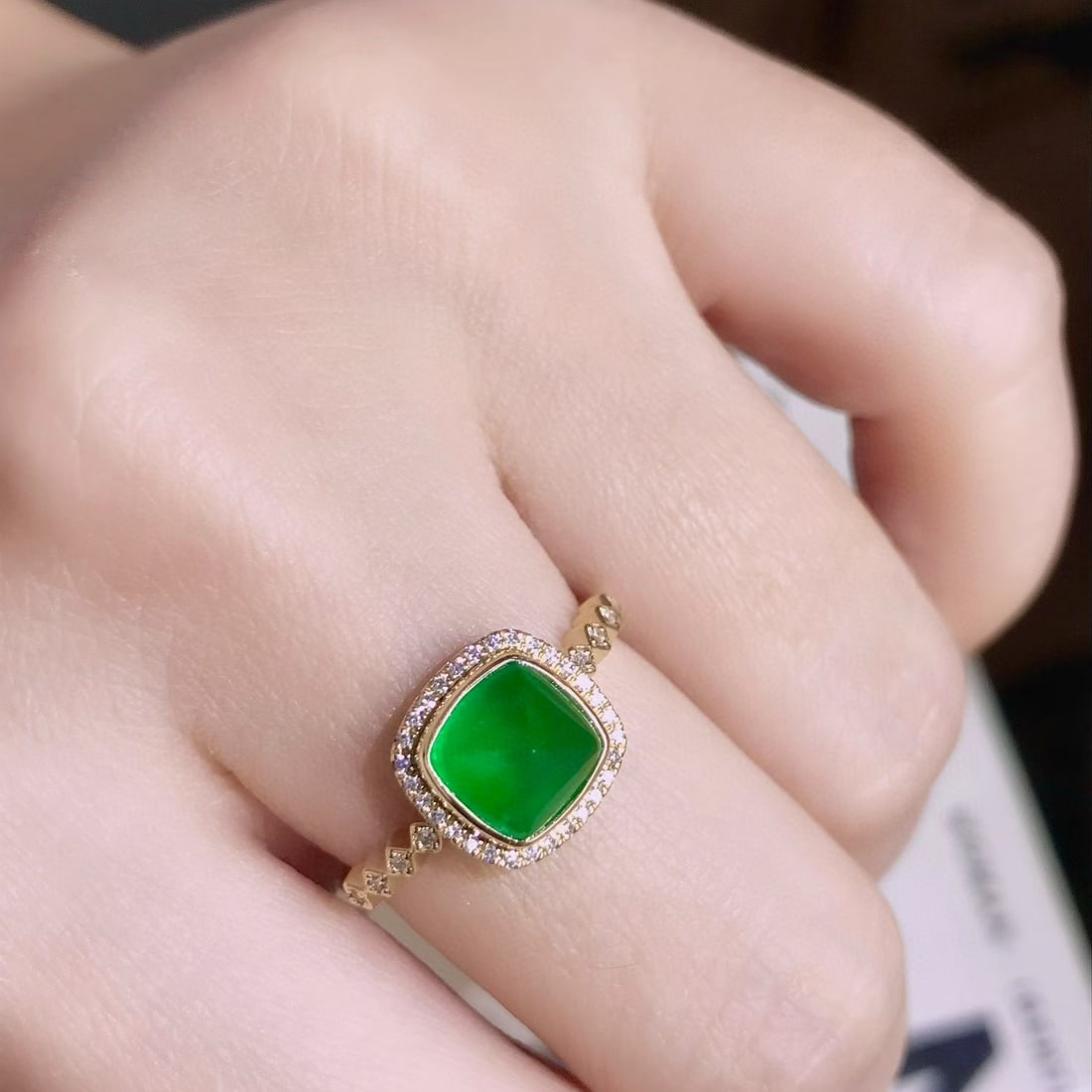 14k Gold 2 Ct Vivid Green Natural Emerald & Diamond Ring - 4