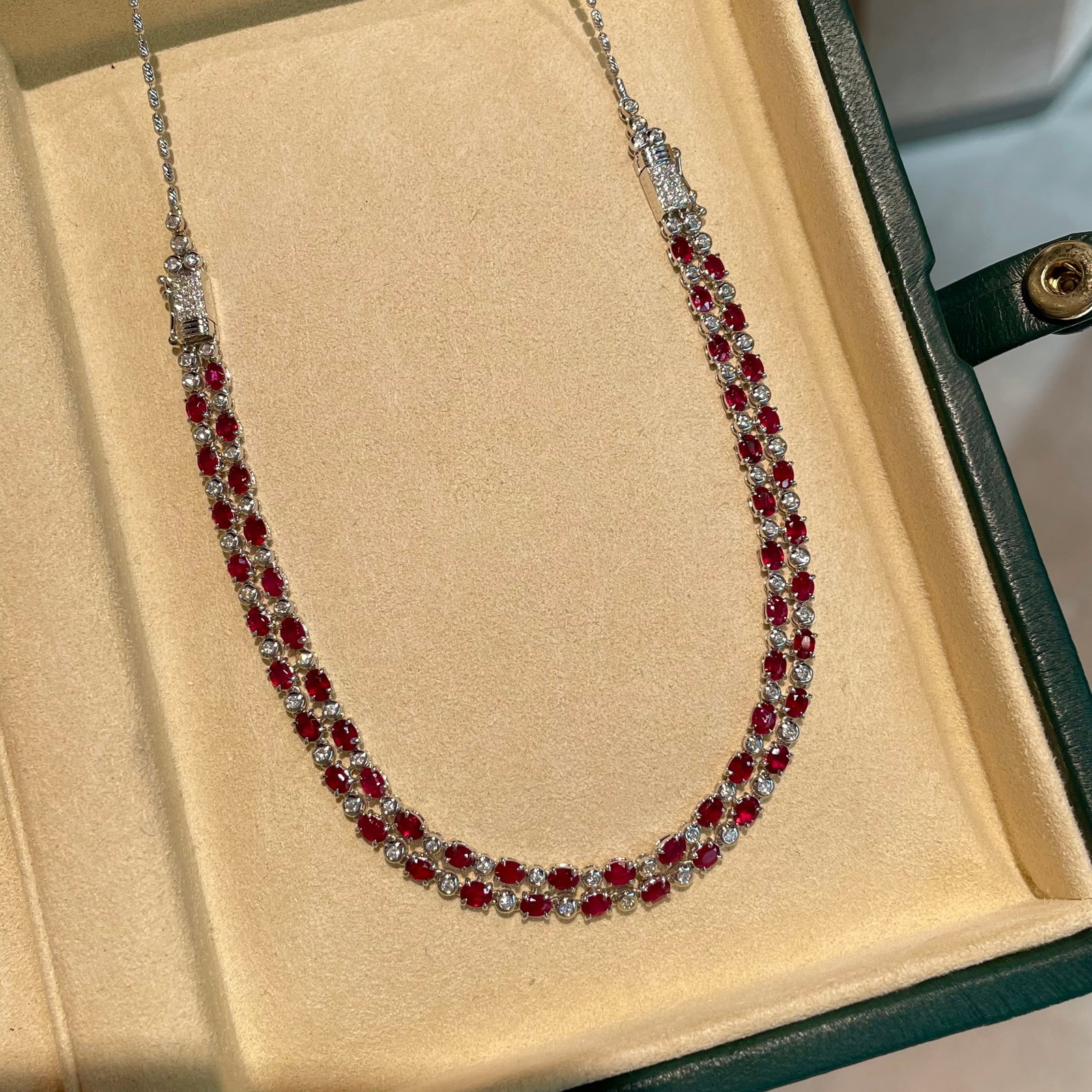 14k Gold 6 Ct Natural Ruby & Diamond Necklace: Ref:231093236 // gold content:14k gold // main gemstone:ruby // shape:oval // carat weight:6ct // color:red // treatment:natural // // adjacent gemstone 2 : diamond // shape:round // clarity