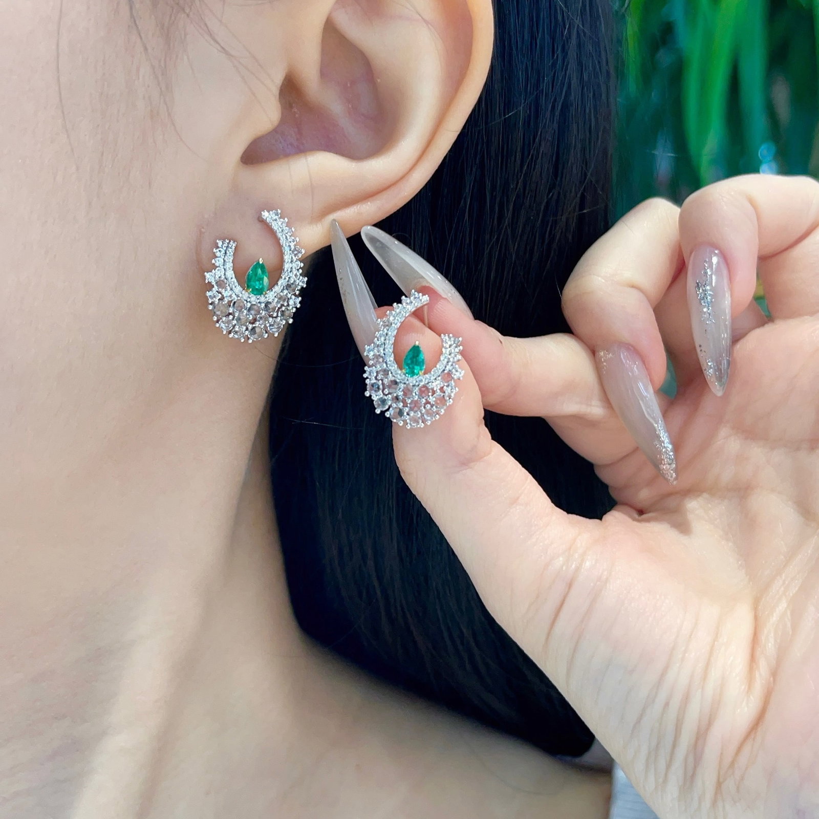 14k Gold 2.12 Ctw Natural Emerald & Sapphire Earrings - 3