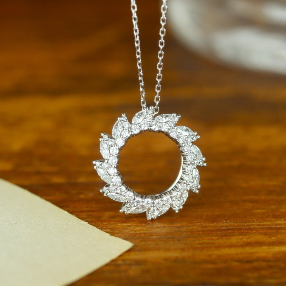 14k Gold 1.0 Ct Natural H Diamond Pendant( Without Chain ): Ref:231094004 // gold content:14k gold // main gemstone:diamond // shape:multiple // carat weight:1. 0ct // clarity grade:vs-si // color:h // treatment:natural // Condition: New Low Estimate: 4000.00 