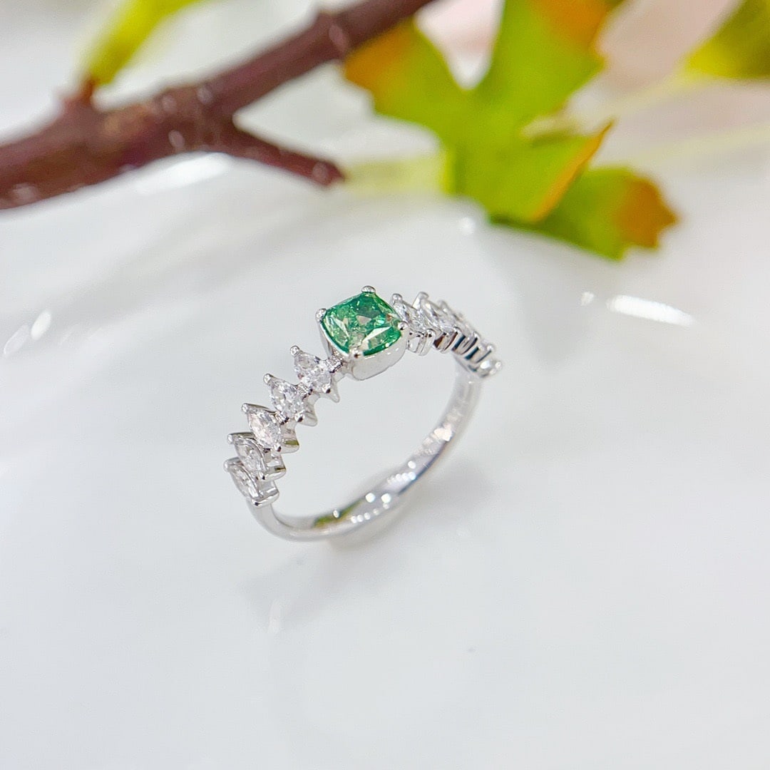 14k Gold 0.93 Ctw Natural Green Diamond & Diamond Ring - 3