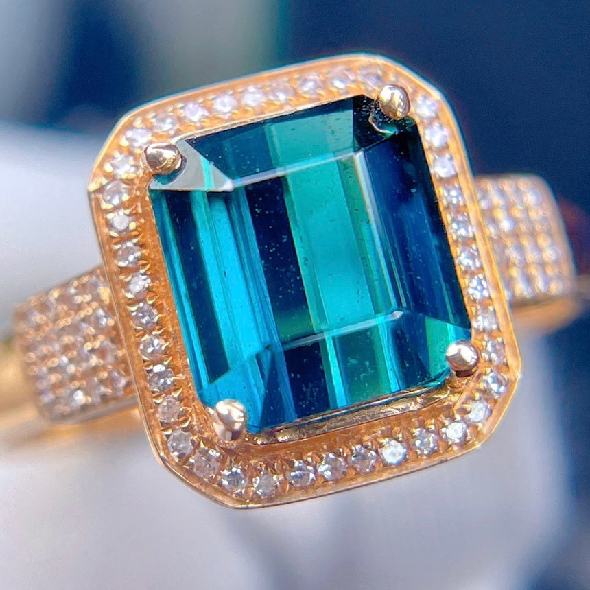 14k Gold 2.94 Ct Natural Tourmaline & Diamond Ring: Ref:231094019 // gold content:14k gold // ring size:7. 25us // // main gemstone:tourmaline // shape:octagonal // carat weight:2. 94ct // color:blue // treatment:natural // // adjacent gemstone 2 : dia