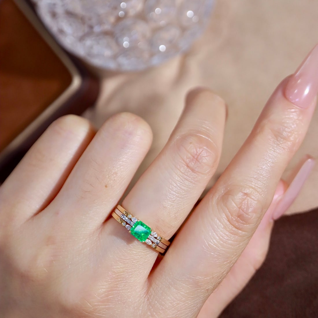 14k Gold 0.72 Ctw Vivid Green Natural Emerald & Diamond Ring - 7