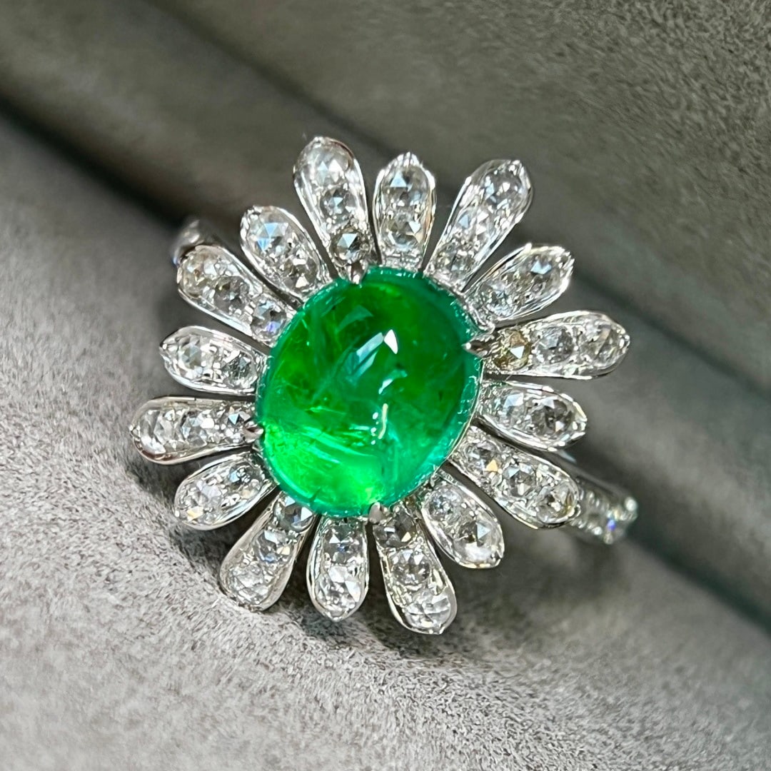 14k Gold 3.28 Ctw Vivid Green Natural Emerald & Diamond Ring - 2