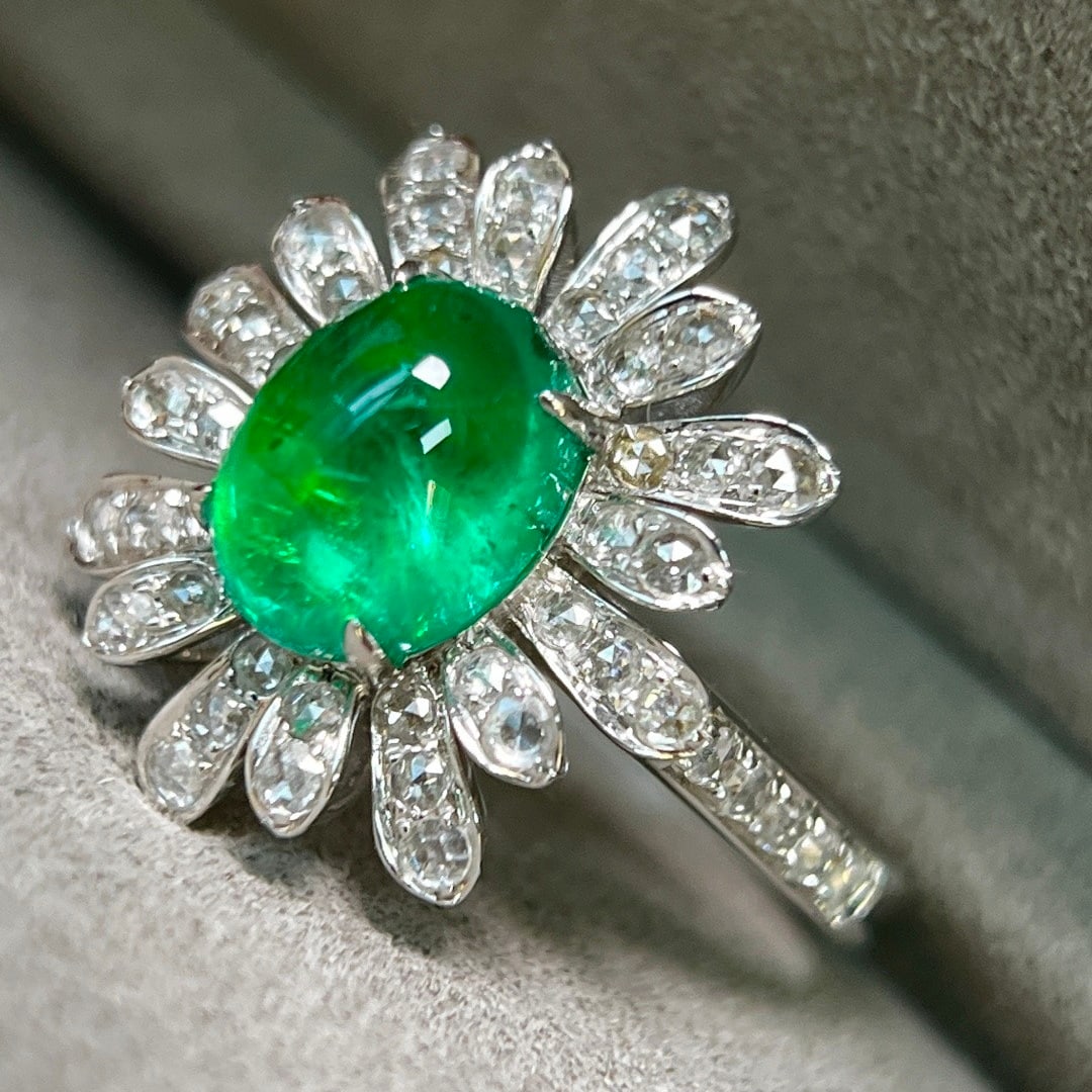 14k Gold 3.28 Ctw Vivid Green Natural Emerald & Diamond Ring - 4