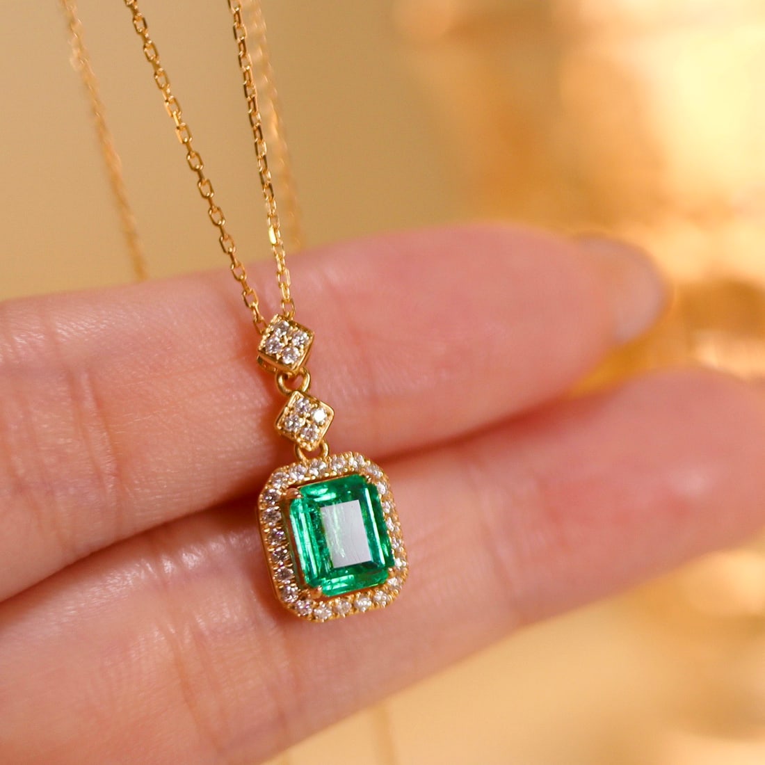 14k Gold 1.54 Ctw Vivid Green Natural Emerald & Diamond Necklace - 4