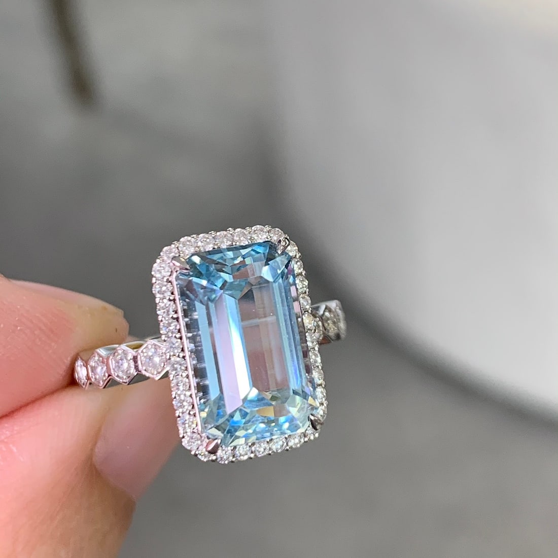 14k Gold 5.74 Ctw Natural Aquamarine & Diamond Ring - 2