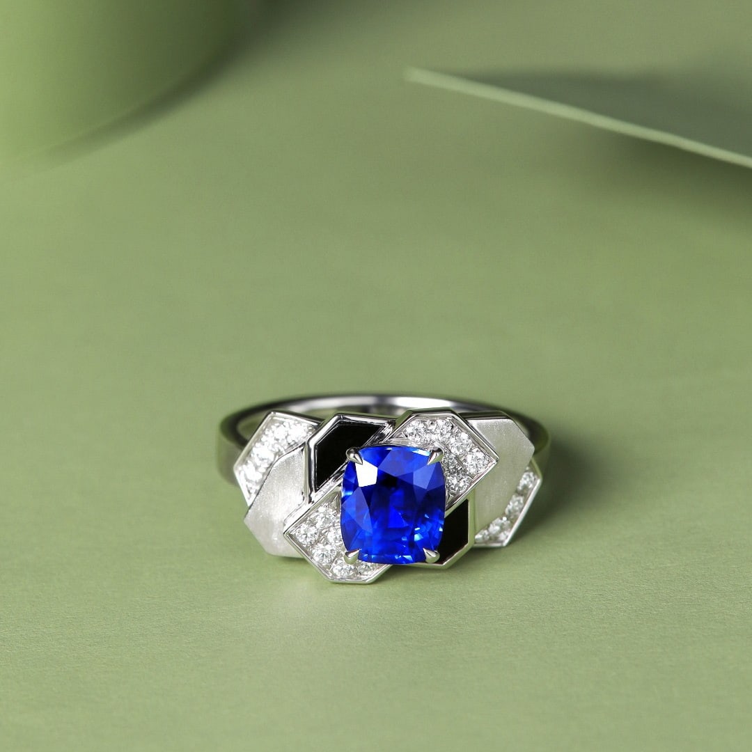 14k Gold 1.99 Ctw Natural Sapphire & Diamond Ring: Ref:231094075 // gold content:14k gold // ring size:7. 25us // // main gemstone:sapphire // shape:cushion // carat weight:1. 81ct // color:royal blue // treatment:natural // // adjacent gemstone 2 :