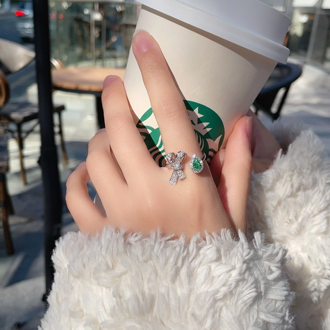 14k Gold 0.93 Ctw Natural Green Diamond & Diamond Ring - 4