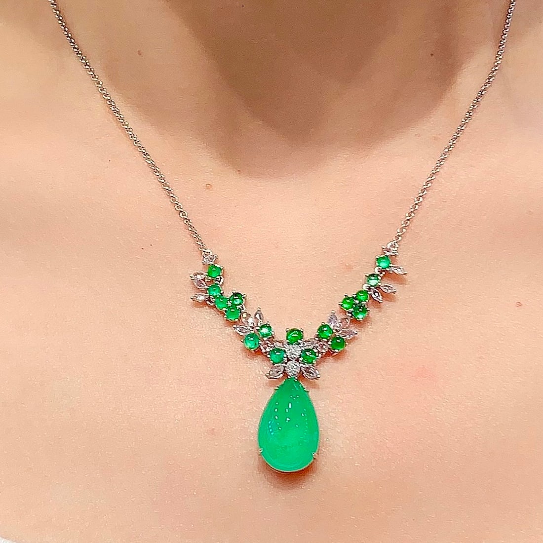 14k Gold 12.5 Ct Natural Emerald & Diamond Necklace - 3