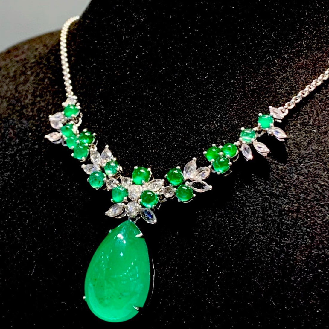 14k Gold 12.5 Ct Natural Emerald & Diamond Necklace - 6
