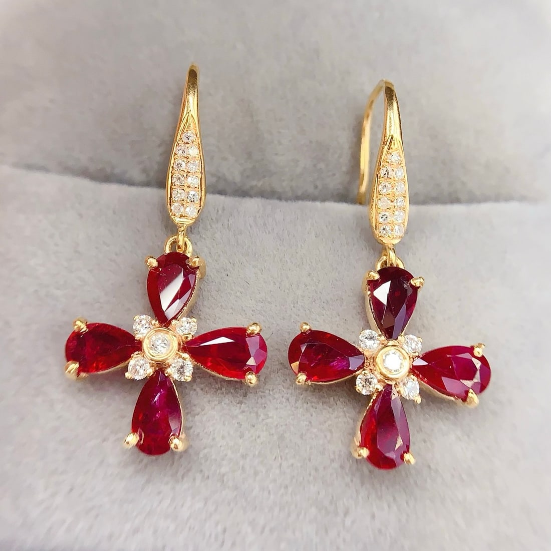 14k Gold 1.56 Ct Vivid Red Natural Ruby & Diamond Earrings: Ref:231094085 // gold content:14k gold // main gemstone:ruby // shape:pear // carat weight:1. 56ct // color:vivid red // treatment:natural // // adjacent gemstone 2 : diamond // number of stones:16