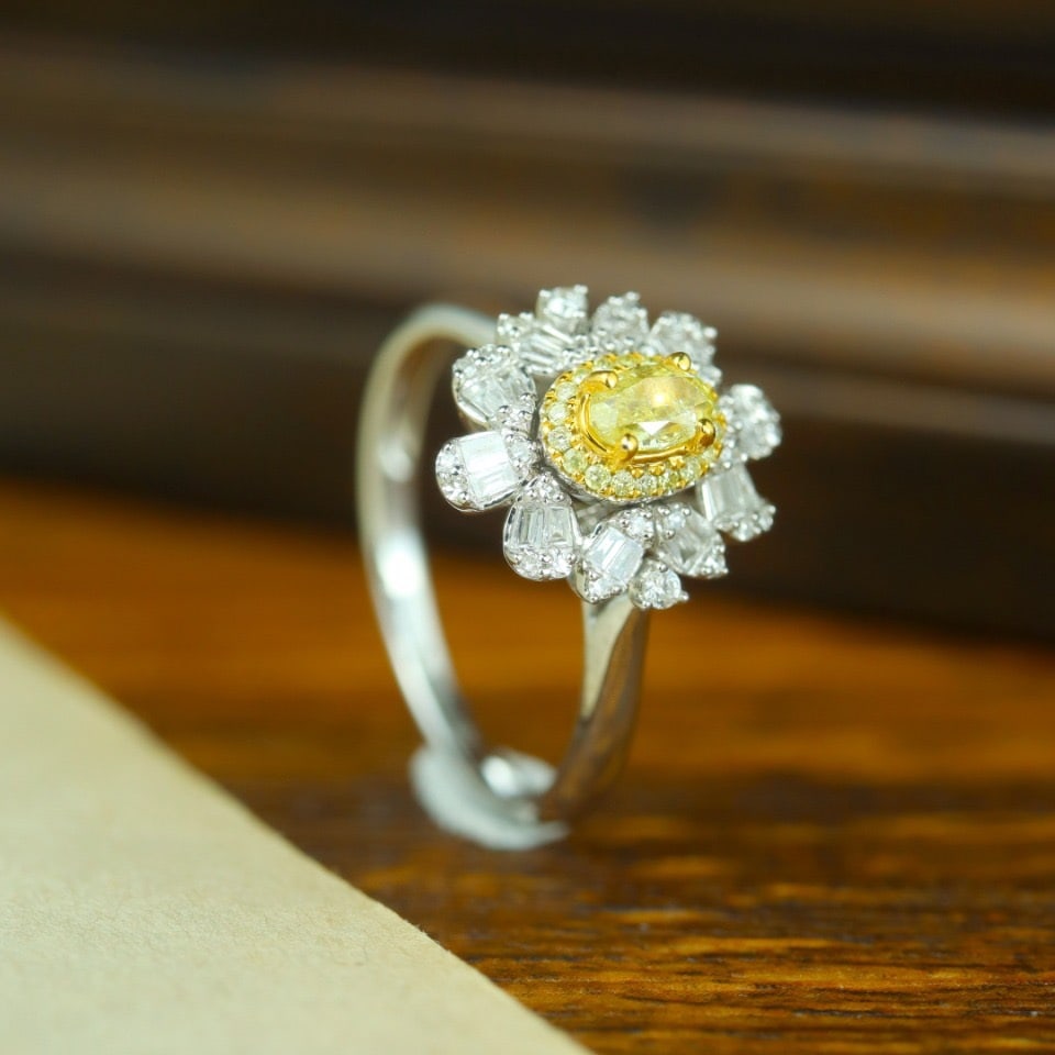14k Gold 0.47 Ctw Natural Yellow Diamond & Diamond Ring - 2