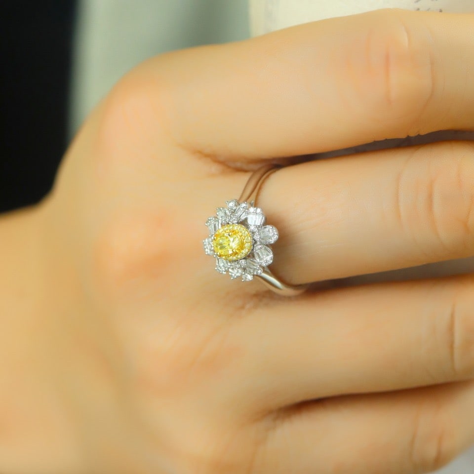 14k Gold 0.47 Ctw Natural Yellow Diamond & Diamond Ring - 4