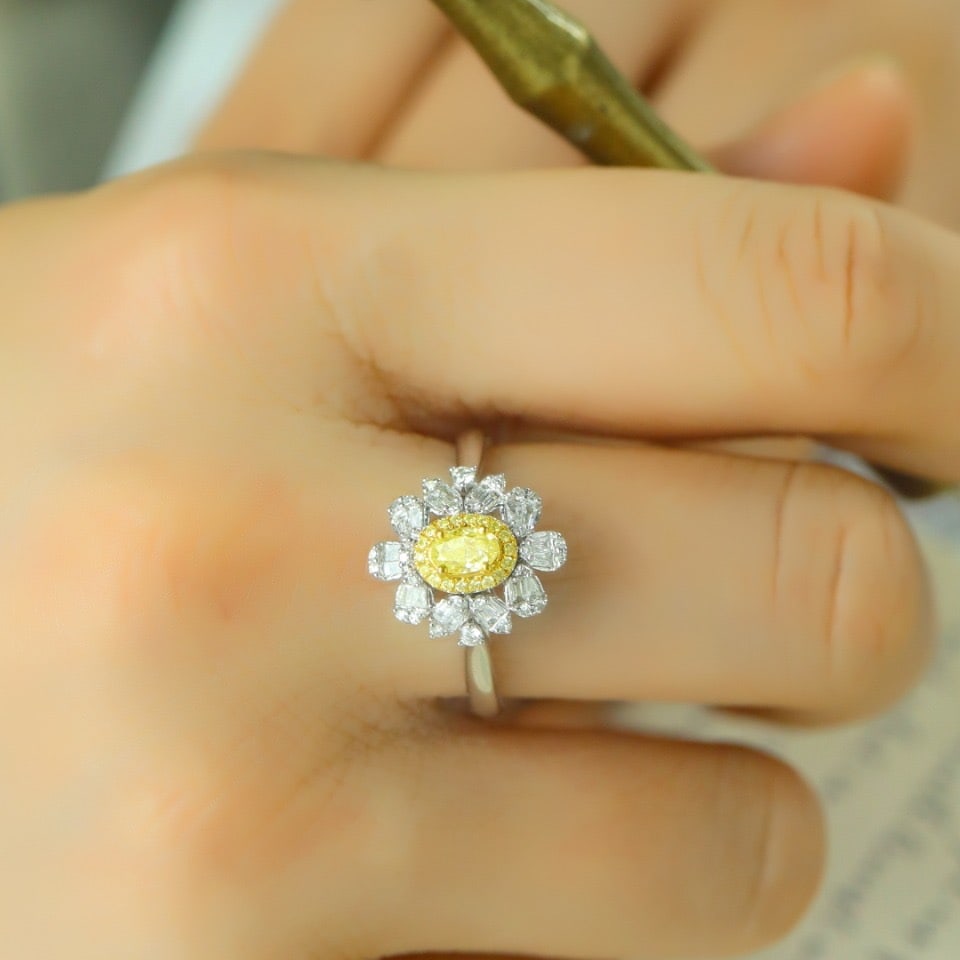 14k Gold 0.47 Ctw Natural Yellow Diamond & Diamond Ring - 5