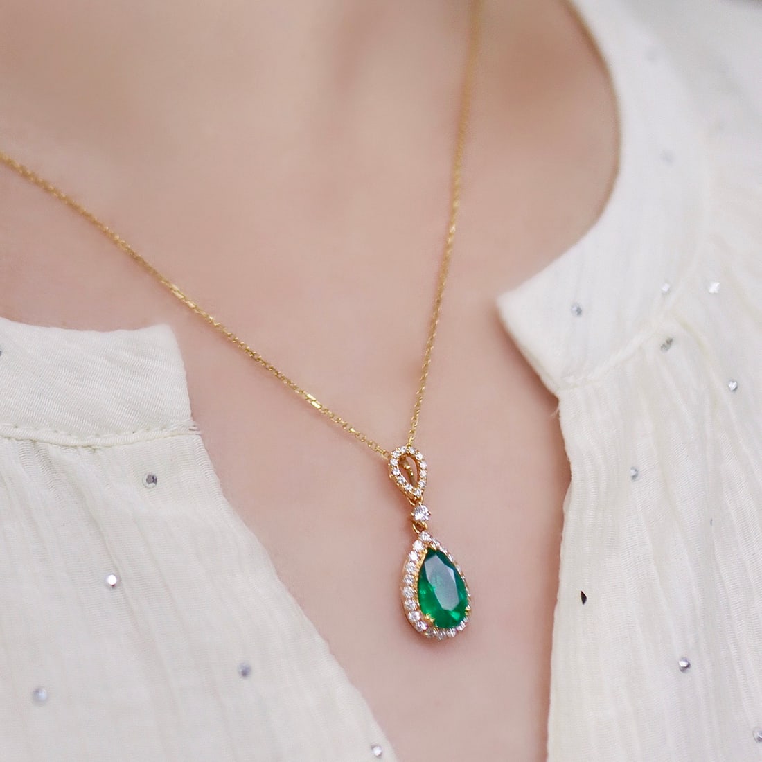 14k Gold 1.91 Ctw Vivid Green Natural Emerald & Diamond Pendant( Without Chain ) - 3