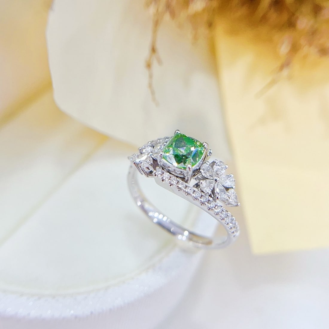 14k Gold 1.65 Ctw Natural Green Diamond & Diamond Ring - 2
