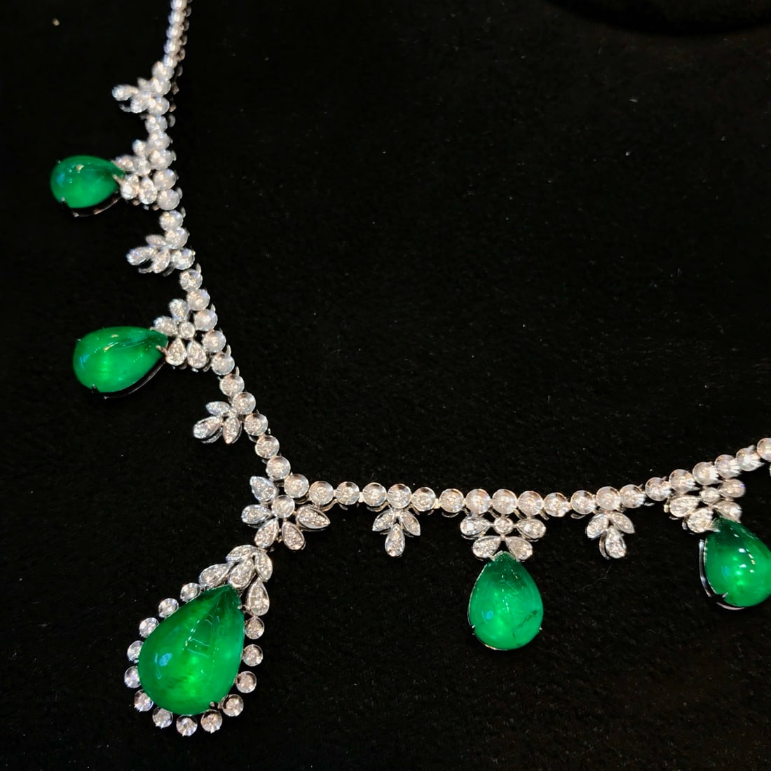 14k Gold 12.48 Ctw Natural Emerald & Diamond Necklace - 3