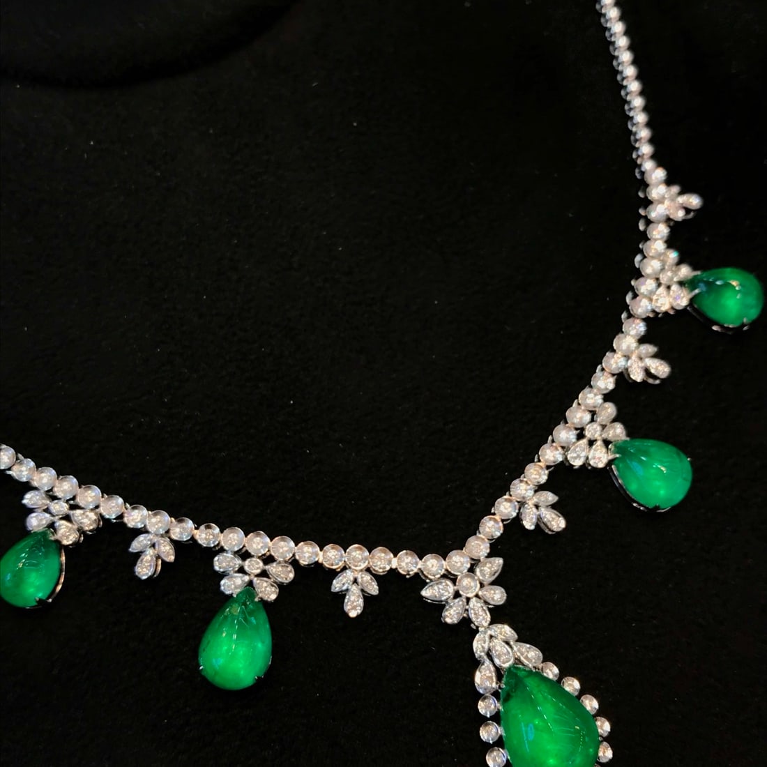 14k Gold 12.48 Ctw Natural Emerald & Diamond Necklace - 4