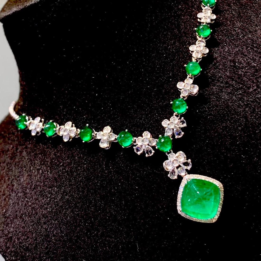 14k Gold 6.3 Ct Vivid Green Natural Emerald & Diamond Necklace - 6