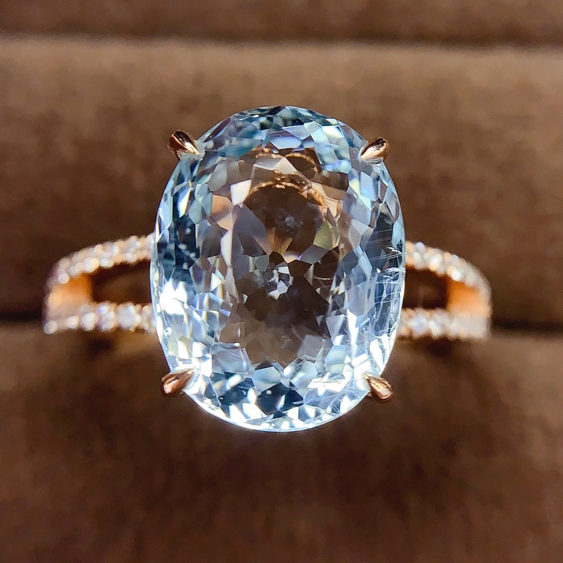 14k Gold 5.07 Ct Natural Aquamarine & Diamond Ring: Ref:231094108 // gold content:14k gold // ring size:7. 25us // // main gemstone:aquamarine // shape:oval // carat weight:5. 07ct // color:santa maria color // treatment:natural // // adjacent gemstone