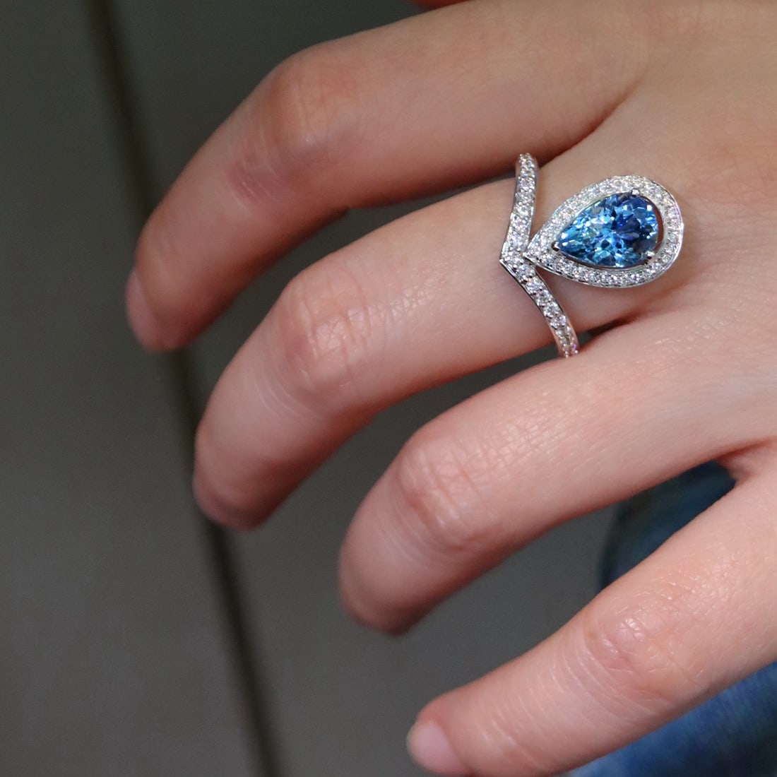 14k Gold 5.46 Ctw Natural Aquamarine & Diamond Ring - 5