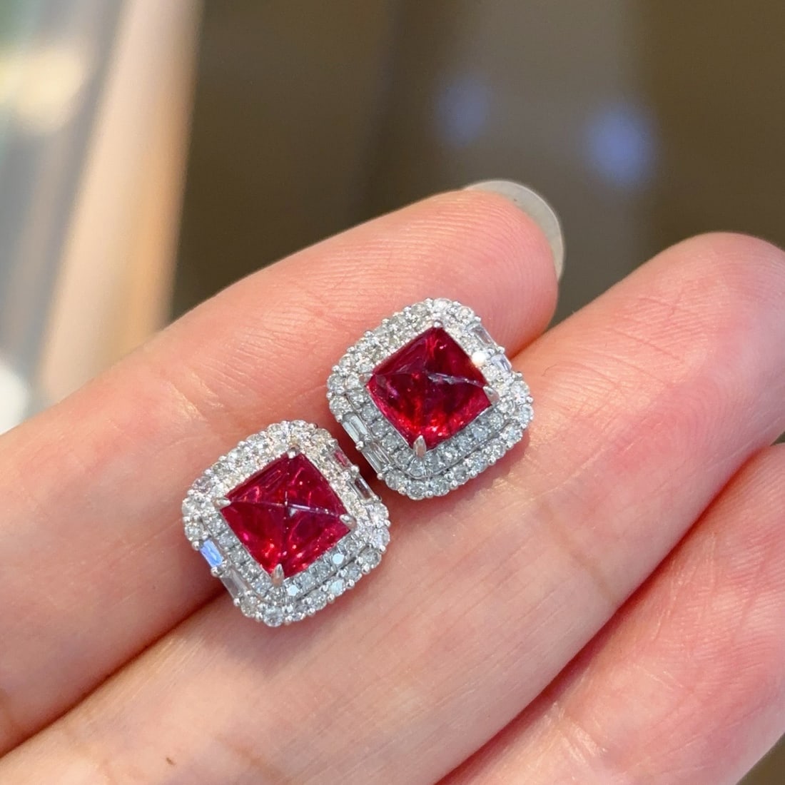 14k Gold 3 Ct Natural Spinel & Diamond Earrings: Ref:231094116 // gold content:14k gold // main gemstone:spinel // shape:sugar-loaf // carat weight:3ct // color:red // treatment:natural // // adjacent gemstone 2 : diamond // shape:multiple //