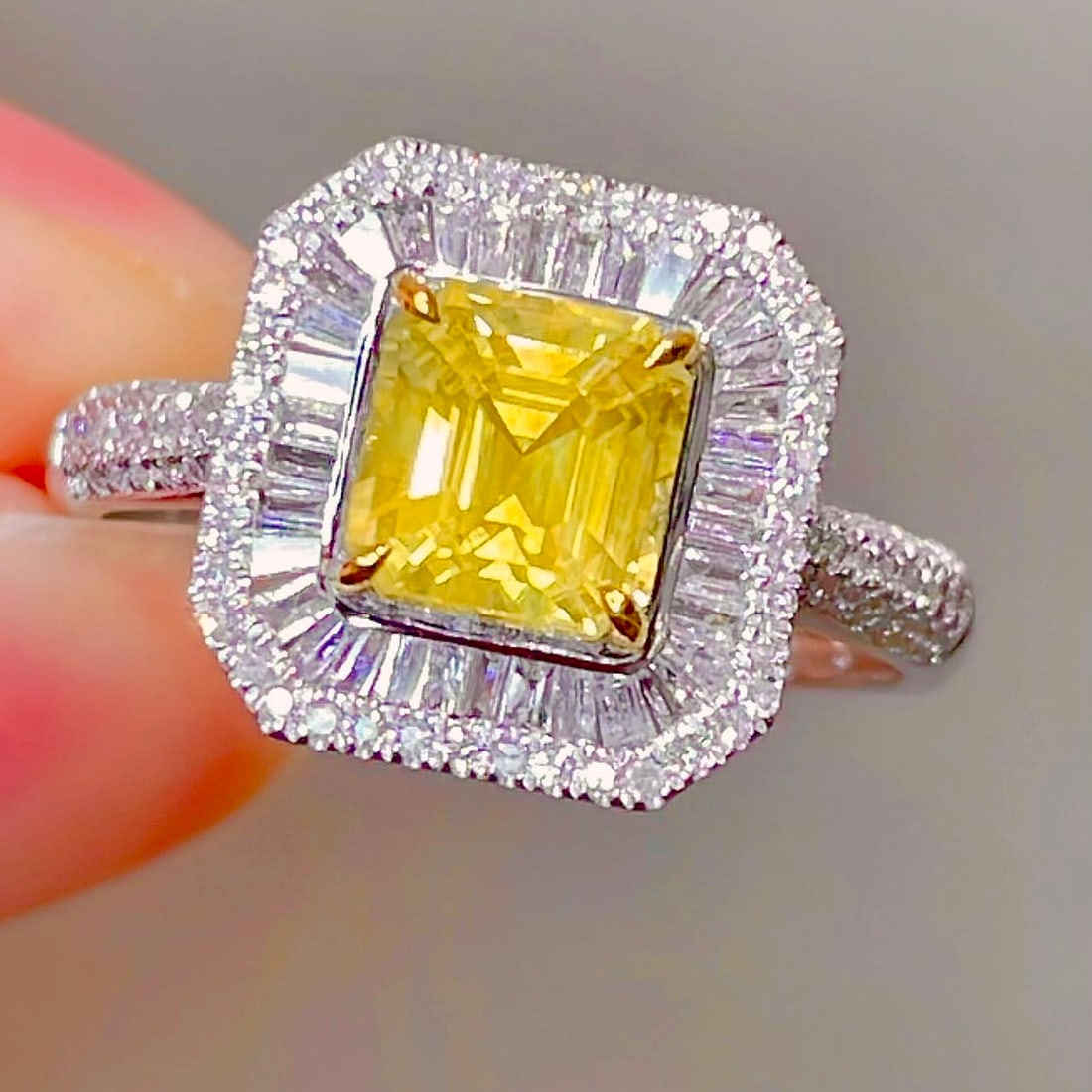14k Gold 2.03 Ctw Natural Sapphire & Diamond Ring: Ref:231094117 // gold content:14k gold // ring size:7. 25us // // main gemstone:sapphire // shape:octagonal // carat weight:1. 58ct // color:yellow // treatment:natural // // adjacent gemstone 2 :