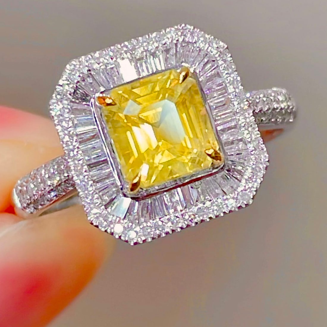 14k Gold 2.03 Ctw Natural Sapphire & Diamond Ring - 4