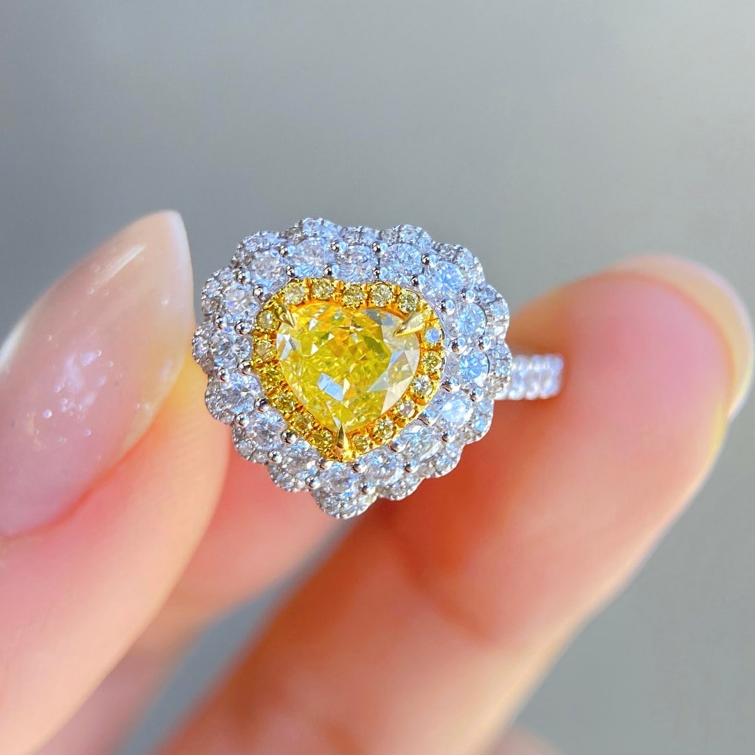 Gia Certified 14k Gold 1.85 Ctw Natural Yellow Diamond & Diamond Ring/pendant( Without Chain ): Ref:231094136 // gold content:14k gold // ring size:7. 25us // // main gemstone:yellow diamond // certified:gia // shape:heart // carat weight:1. 01ct // clarity grade:si1 // color:yellow // treatment