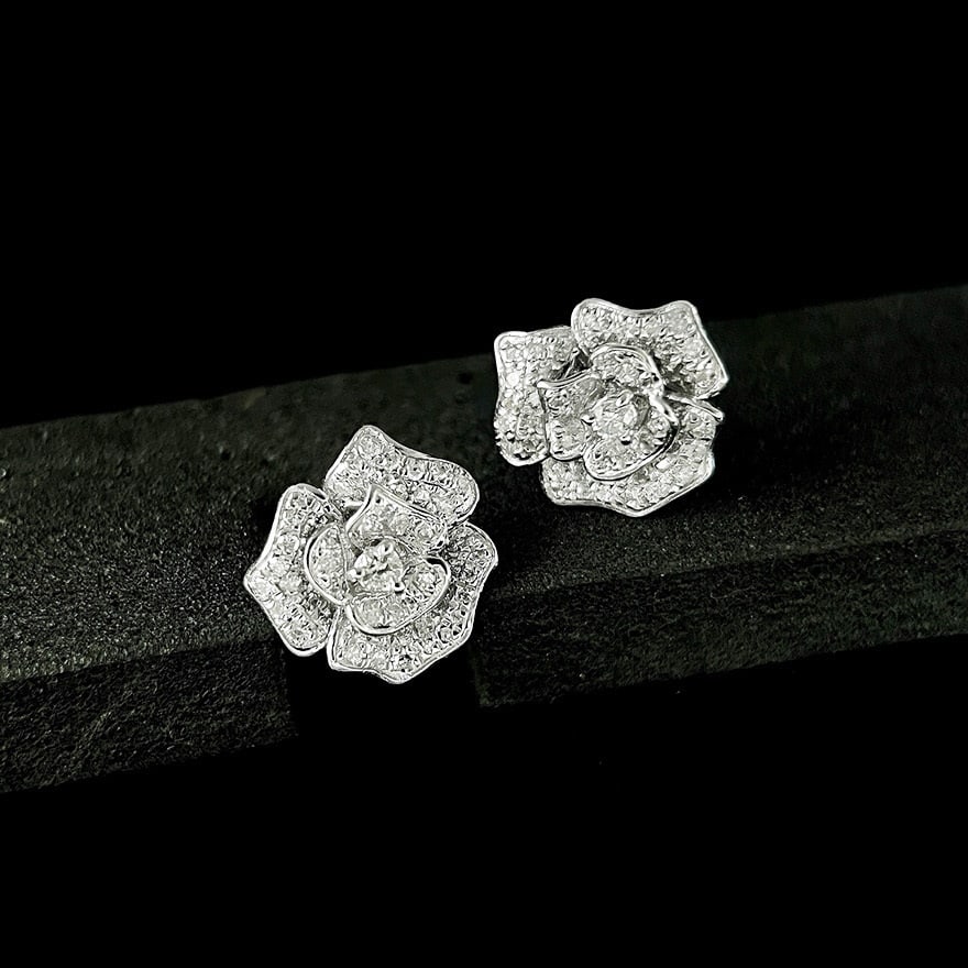 14k Gold 0.46 Ct Natural H Diamond & Flowers Earrings: Ref:231094138 // gold content:14k gold // main gemstone:diamond // shape:round // carat weight:0. 46ct // clarity grade:vs-si // color:h // treatment:natural // cut grade:g // Condition: New Low