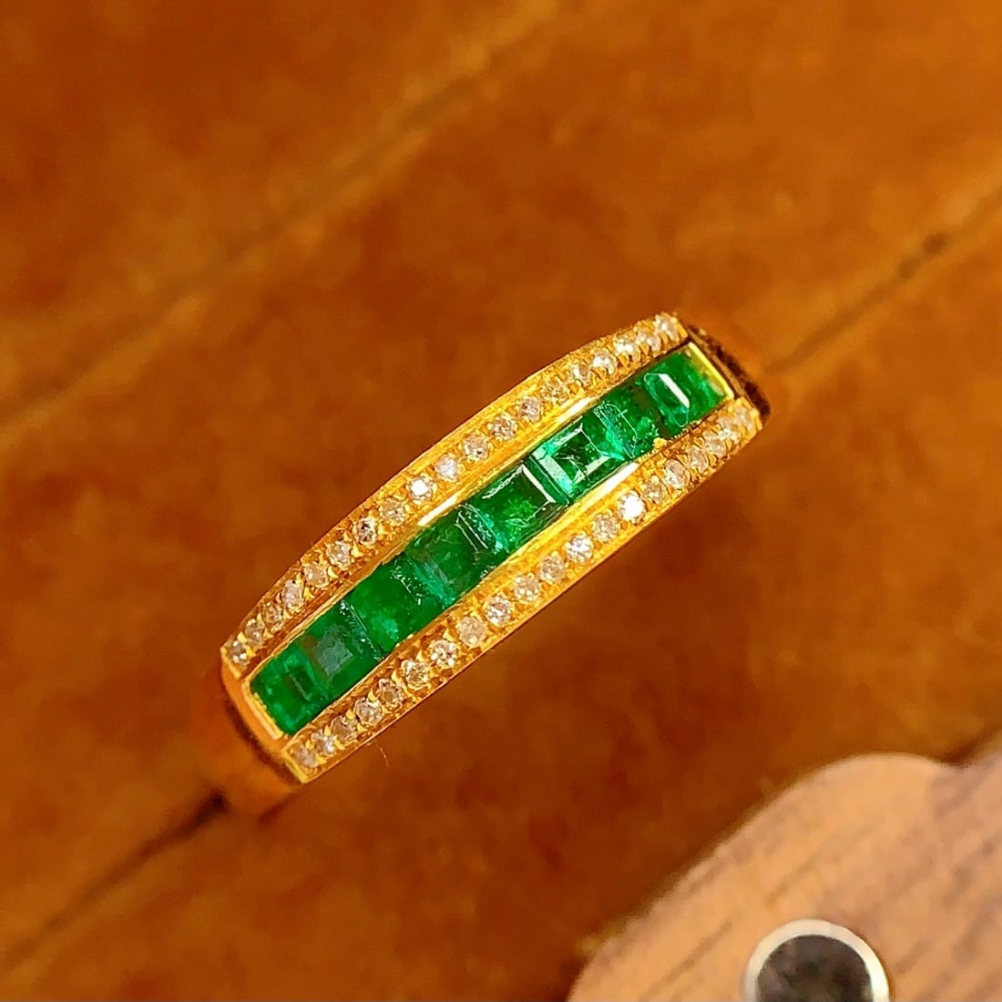 14k Gold 0.8 Ct Vivid Green Natural Emerald & Diamond Ring: Ref:231094139 // gold content:14k gold // ring size:7. 25us // // main gemstone:emerald // shape:square // carat weight:0. 8ct // color:vivid green // treatment:natural // // adjacent gemstone 2 :