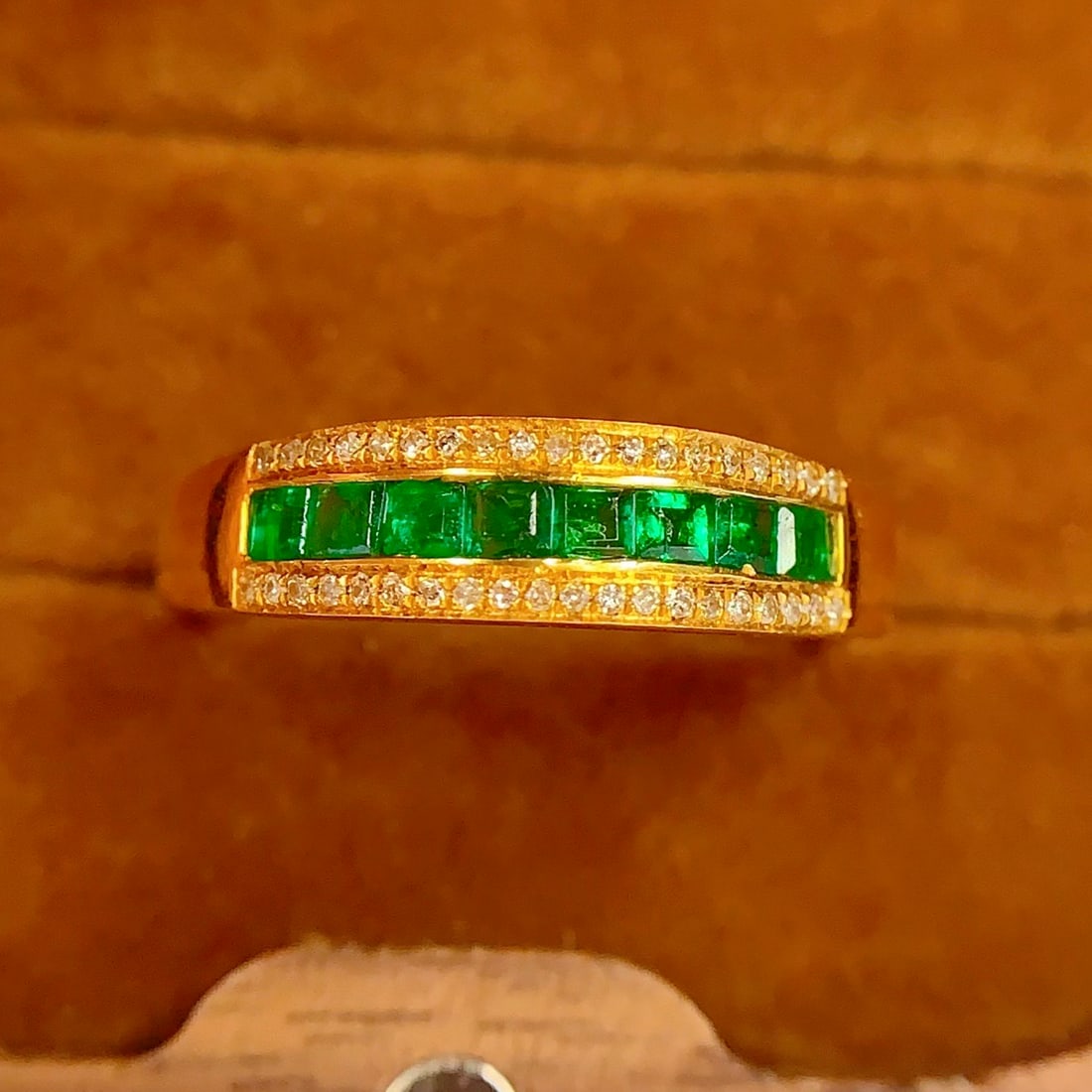 14k Gold 0.8 Ct Vivid Green Natural Emerald & Diamond Ring - 2