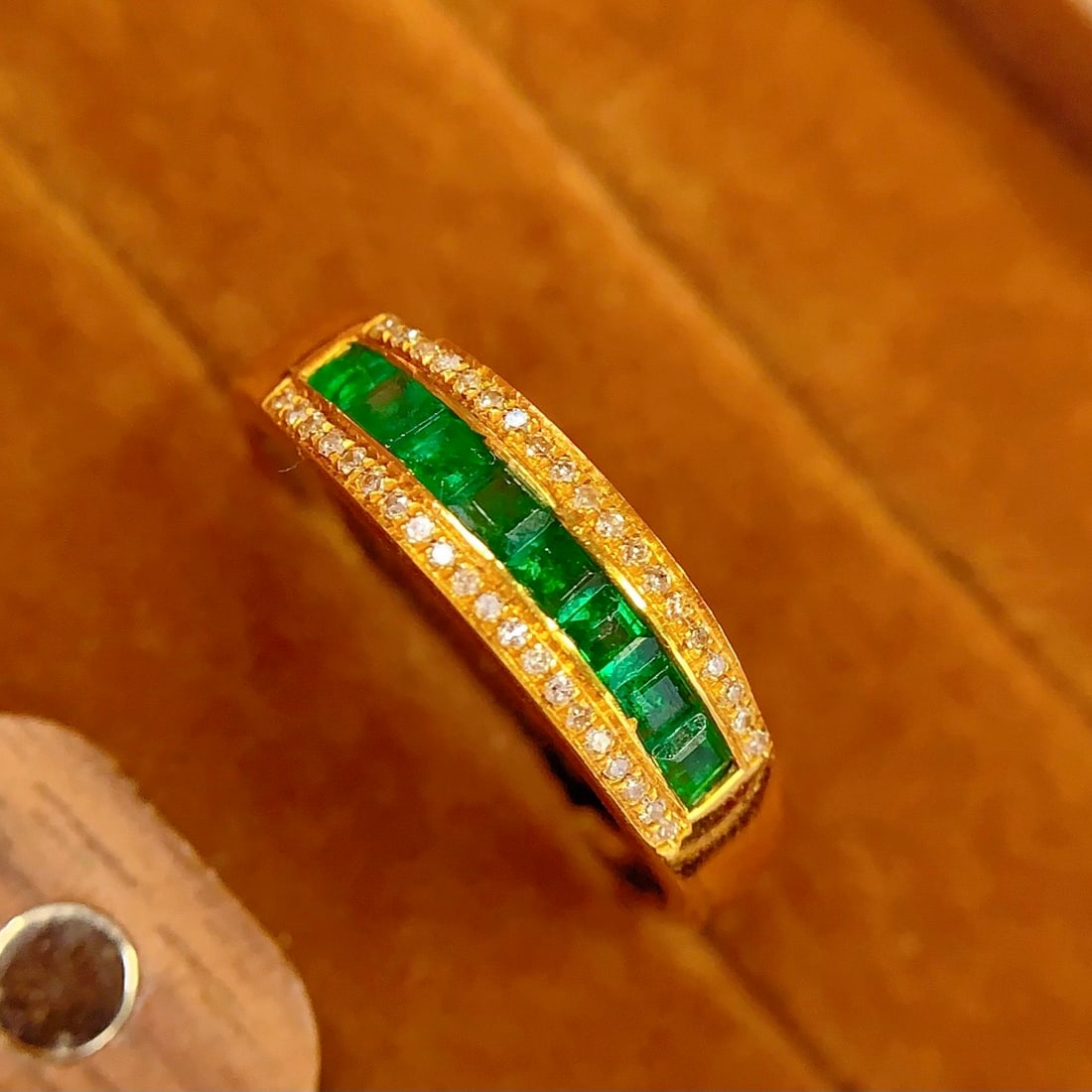 14k Gold 0.8 Ct Vivid Green Natural Emerald & Diamond Ring - 3