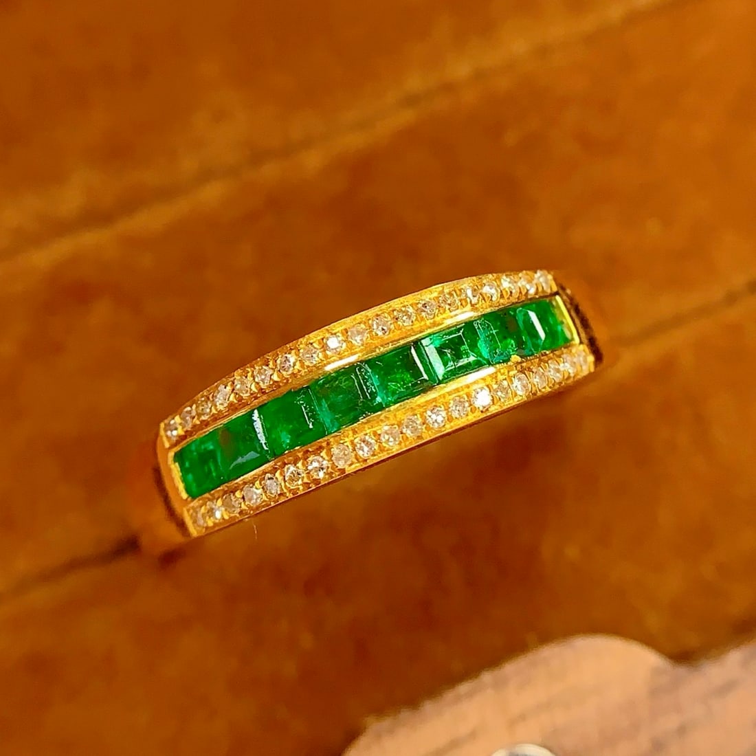 14k Gold 0.8 Ct Vivid Green Natural Emerald & Diamond Ring - 5