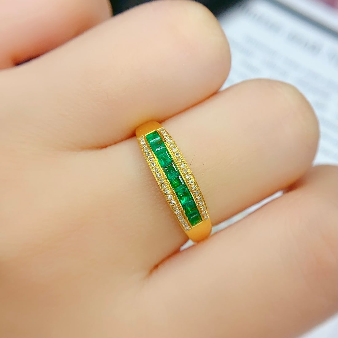 14k Gold 0.8 Ct Vivid Green Natural Emerald & Diamond Ring - 7