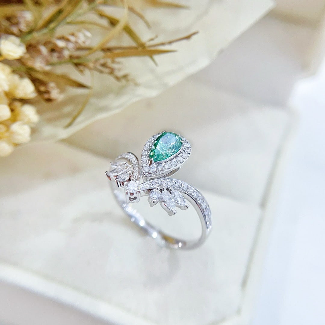 14k Gold 0.82 Ctw Natural Green Diamond & Diamond Ring - 4